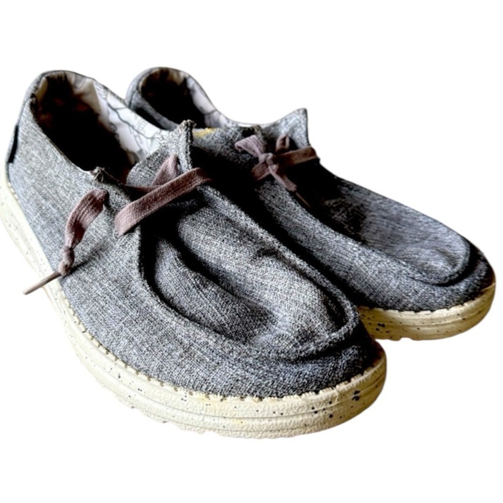 Hey Dude Wendy ladies size 8 excellent condition gray